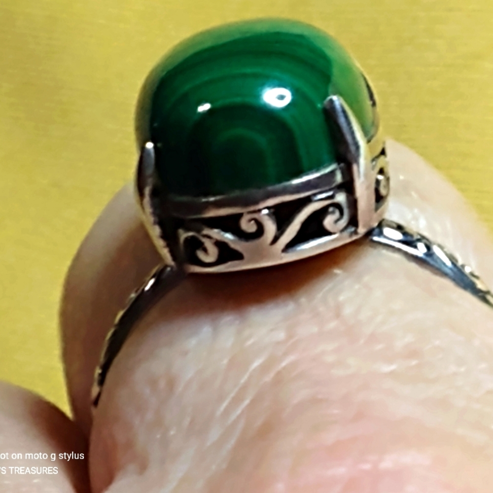 💯NWT-🔥XL- MALACHITE CABOCHON ON STERLING BAND. SWIRL MOTIF RING. SIZE 11